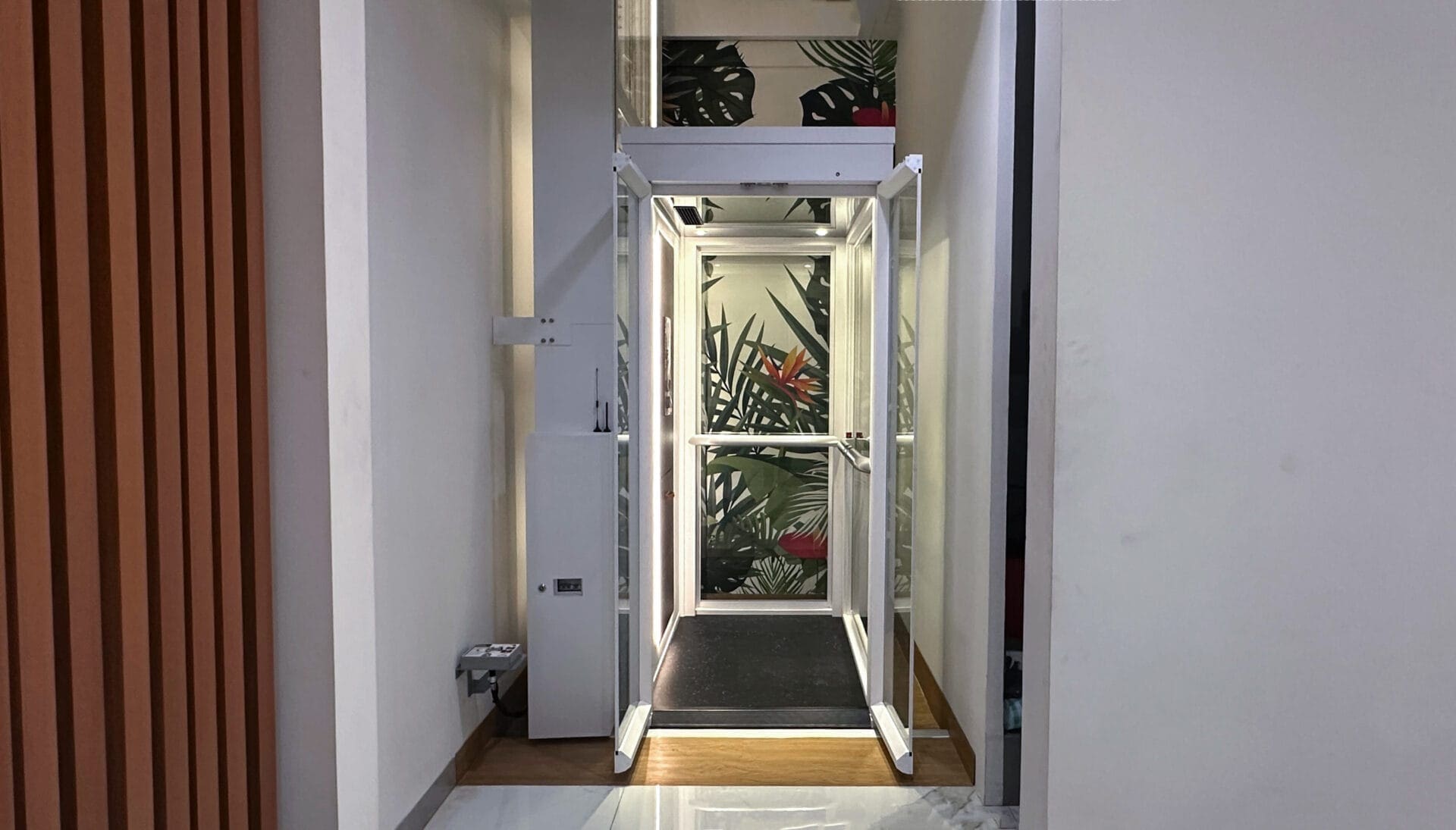 Ascenda Lift XL Jakarta ลิฟท์บ้าน XL ด้านหน้า